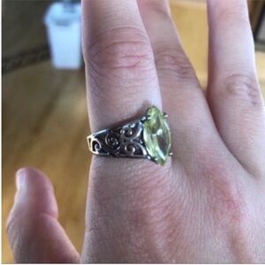 Vintage elegant silver coated marquise center stone swirl Ring size 7